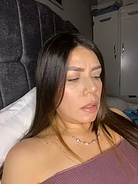 martina contreras online show from 04-12-26, 05:11