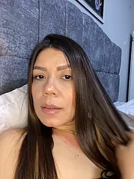 martina contreras online show from 12-19-25, 03:10