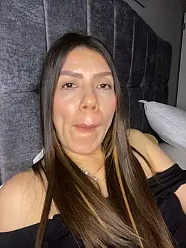 martina contreras online show from 03-04-26, 04:09