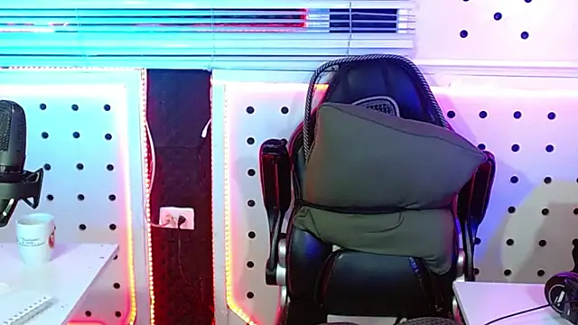 Darko0717 online show from 11-26-25, 02:00