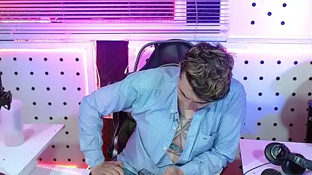 Darko0717 online show from 11-04-25, 11:41