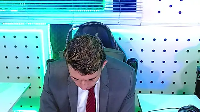 Darko0717 online show from 11-06-25, 12:31