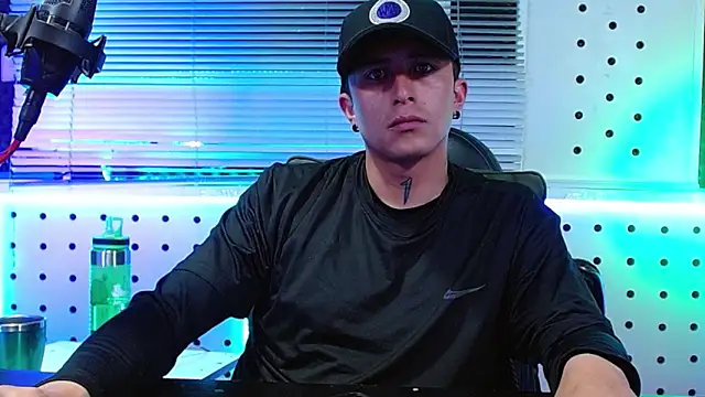 Darko0717 online show from 04-01-26, 03:41