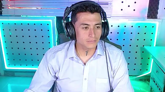 Darko0717 online show from 02-04-26, 06:03