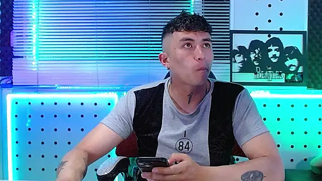 Snapshot of Darko0717 chatting on 06-21-26, 12:16 Darko0717 online show from 06-21-26, 12:16