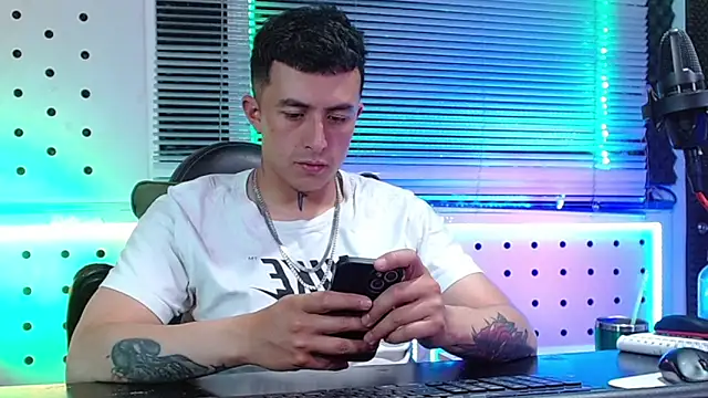 Darko0717 online show from 03-19-26, 02:22