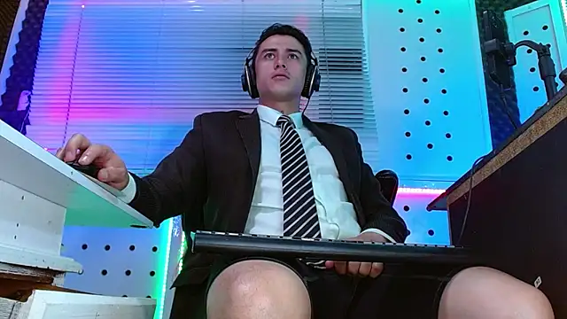 Snapshot of Darko0717 chatting on 05-18-26, 02:01 Darko0717 online show from 05-18-26, 02:01