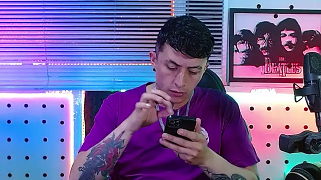 Snapshot of Darko0717 chatting on 07-14-26, 04:57 Darko0717 online show from 07-14-26, 04:57