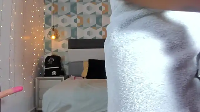 Snapshot of LIA_ROUX1 chatting on 02-17-25, 08:52 LIA ROUX1 online show from 02-17-25, 08:52