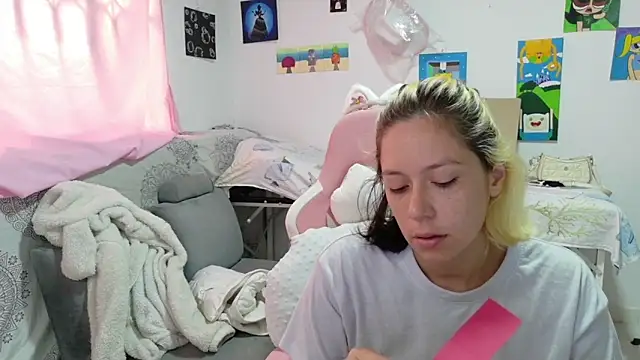 MommyMiaWs online show from 05-05-26, 03:59