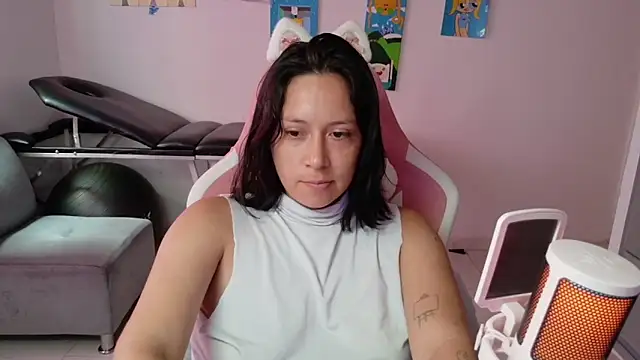 MommyMiaWs online show from 06-20-26, 03:28