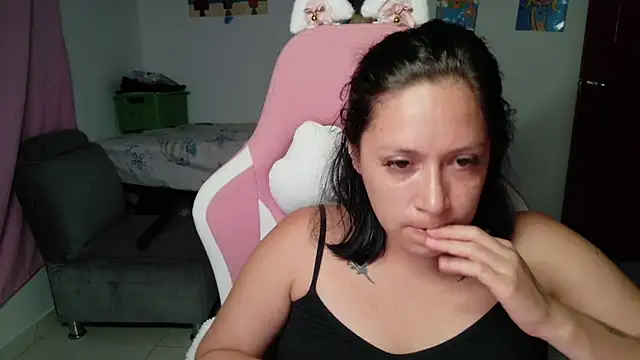 MommyMiaWs online show from 07-15-26, 02:40