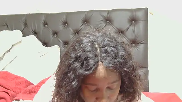 sluttylaura21 online show from 02-18-26, 04:21