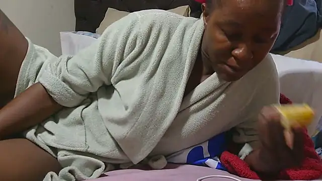 sluttylaura21 online show from 04-08-26, 05:09