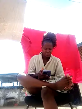 sluttylaura21 online show from 04-10-26, 10:55