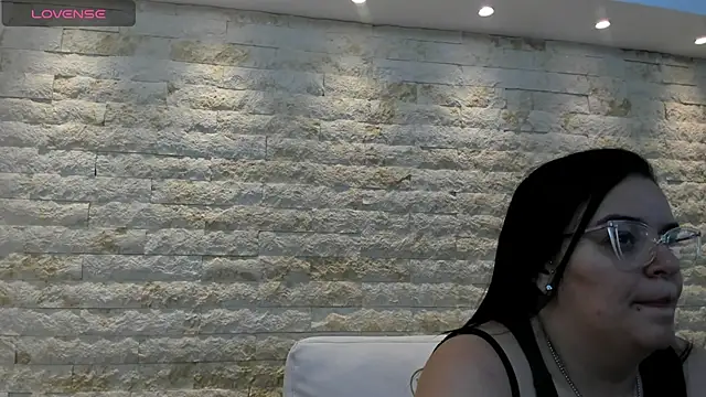 Snapshot of anette_cooper chatting on 11-28-25, 04:12 anette cooper online show from 11-28-25, 04:12