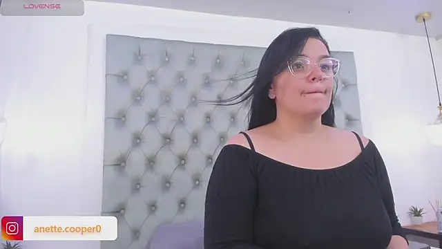 Snapshot of anette_cooper chatting on 01-13-26, 03:32 anette cooper online show from 01-13-26, 03:32