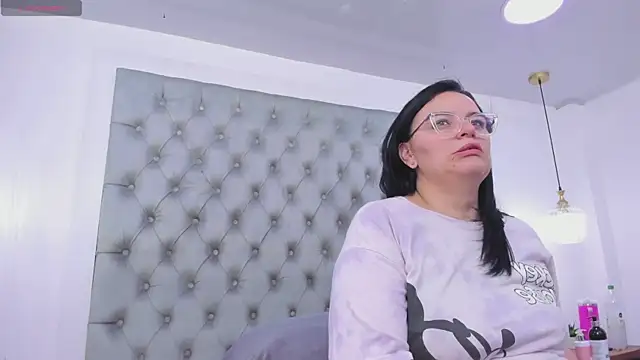 Snapshot of anette_cooper chatting on 09-16-25, 03:18 anette cooper online show from 09-16-25, 03:18
