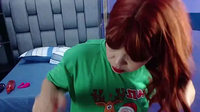 Snapshot of Abril_Beltran_ chatting on 12-15-25, 09:09 Abril Beltran online show from 12-15-25, 09:09