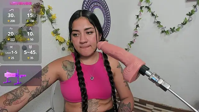 Snapshot of Hanna_moore1 chatting on 03-20-25, 10:18 Hanna moore1 online show from 03-20-25, 10:18