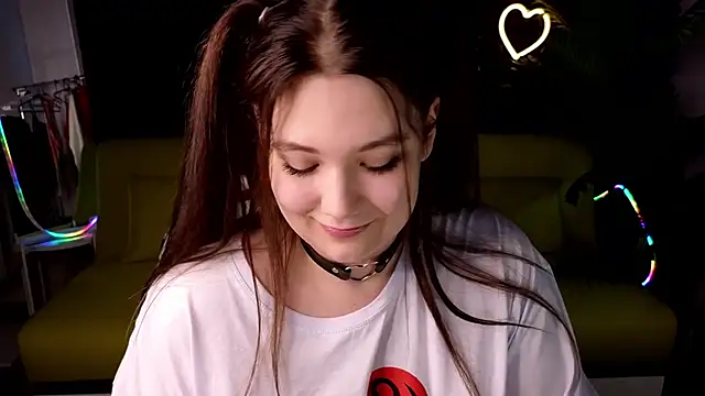 Snapshot of DjennaPalme chatting on 01-25-25, 04:45 DjennaPalme online show from 01-25-25, 04:45
