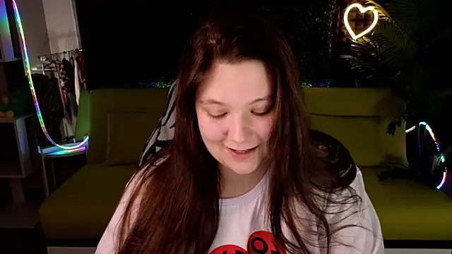 Snapshot of DjennaPalme chatting on 01-25-25, 01:43 DjennaPalme online show from 01-25-25, 01:43
