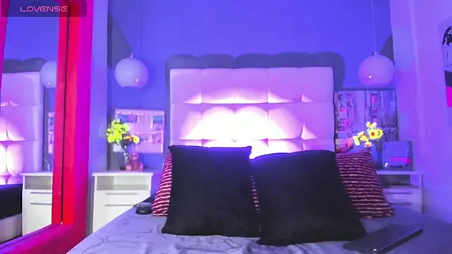 cinthya walker1 online show from 03-19-26, 02:39