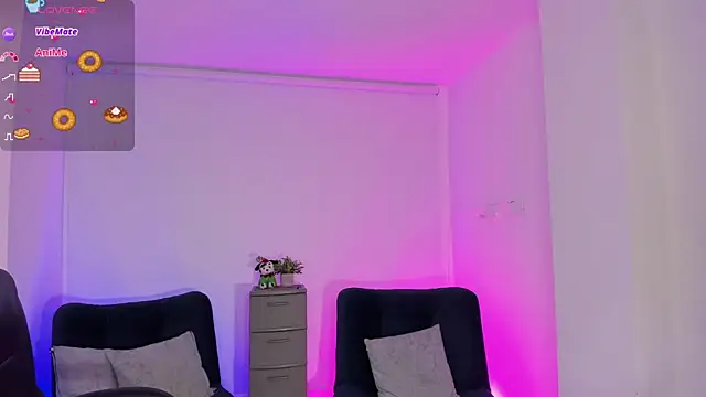 Snapshot of emilly_smith_1 chatting on 02-20-26, 06:26 emilly smith 1 online show from 02-20-26, 06:26