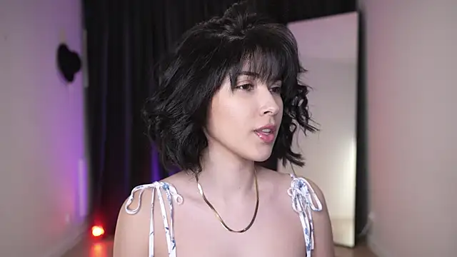 Snapshot of anniehillofficial chatting on 02-28-25, 08:18 anniehillofficial online show from 02-28-25, 08:18