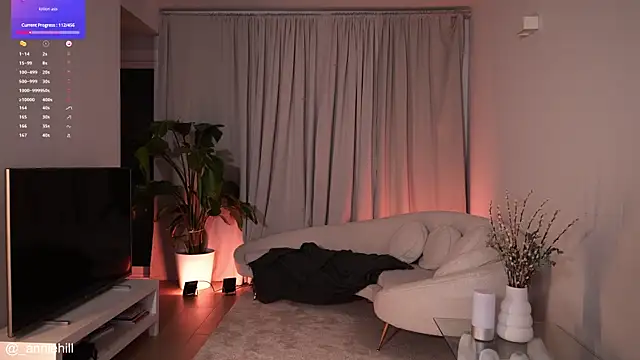 Snapshot of anniehillofficial chatting on 01-31-25, 11:45 anniehillofficial online show from 01-31-25, 11:45