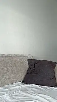 Mia Roxie online show from 11-17-25, 03:10