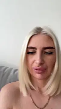 Mia Roxie online show from 03-24-26, 03:28