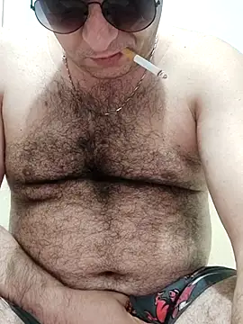 Snapshot of fraud705 chatting on 12-01-25, 01:06 fraud705 online show from 12-01-25, 01:06