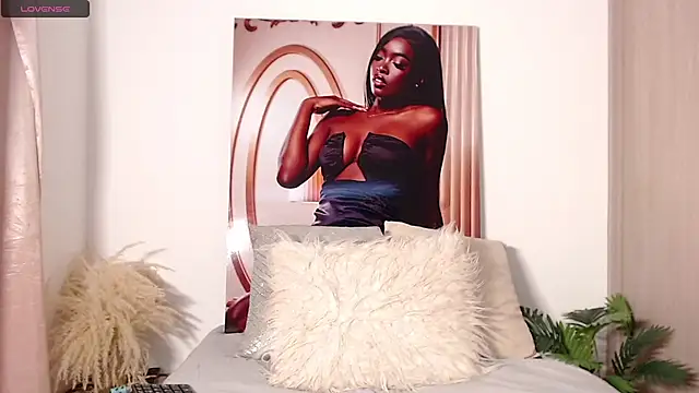 Snapshot of DenisSweet chatting on 02-13-26, 11:43 DenisSweet online show from 02-13-26, 11:43