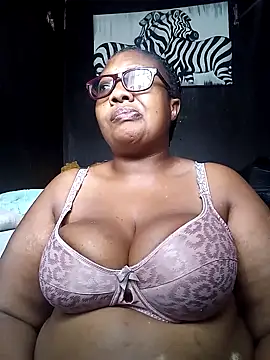 Snapshot of YELLOW_BONE chatting on 03-14-25, 09:35 YELLOW BONE online show from 03-14-25, 09:35