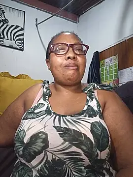 Snapshot of YELLOW_BONE chatting on 07-20-26, 08:44 YELLOW BONE online show from 07-20-26, 08:44