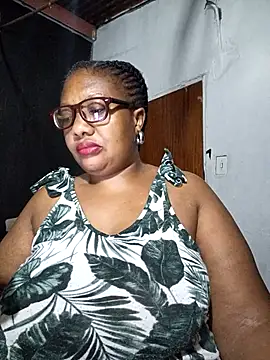 Snapshot of YELLOW_BONE chatting on 03-07-25, 11:49 YELLOW BONE online show from 03-07-25, 11:49