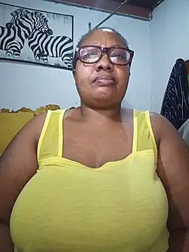 Snapshot of YELLOW_BONE chatting on 07-04-26, 09:08 YELLOW BONE online show from 07-04-26, 09:08
