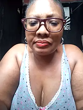 Snapshot of YELLOW_BONE chatting on 02-16-25, 08:32 YELLOW BONE online show from 02-16-25, 08:32