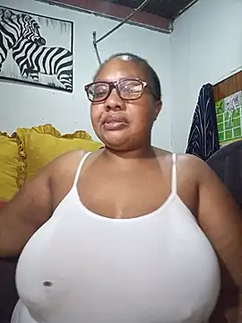 Snapshot of YELLOW_BONE chatting on 07-09-26, 09:14 YELLOW BONE online show from 07-09-26, 09:14