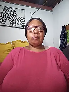 Snapshot of YELLOW_BONE chatting on 07-10-26, 08:31 YELLOW BONE online show from 07-10-26, 08:31