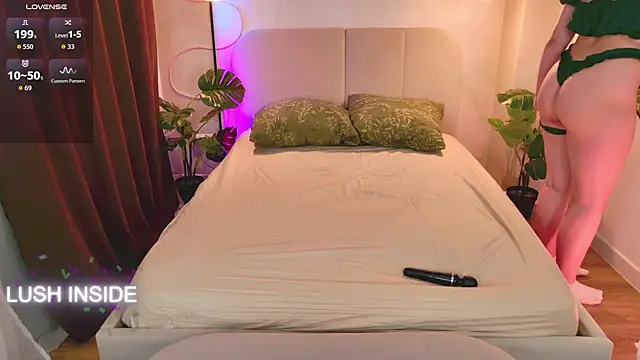 Pretty Alison online show from 11-25-25, 02:17