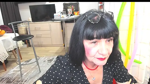 Tina Joness online show from 01-22-25, 06:31