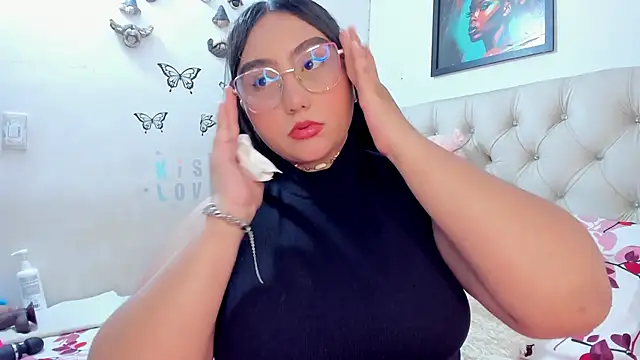 NayaWayne online show from 03-18-26, 05:25