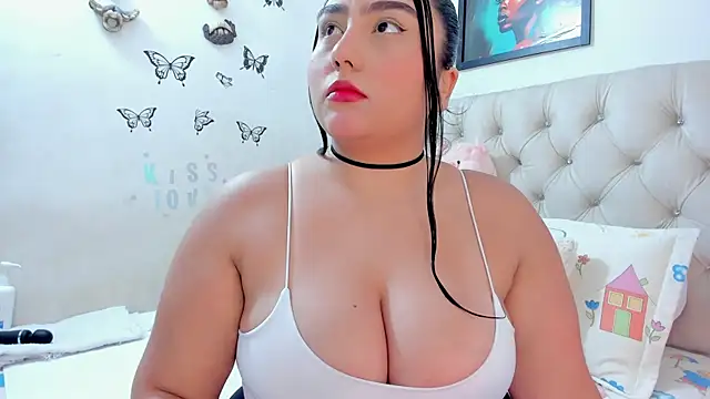 NayaWayne online show from 04-28-26, 04:11