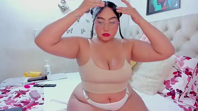 NayaWayne online show from 07-25-26, 04:57