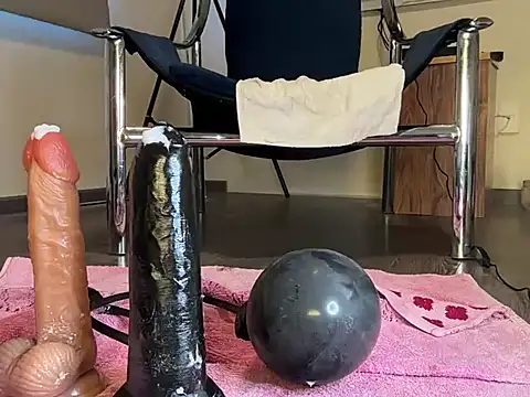 mrfeet58 online show from 05-05-26, 12:13