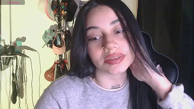 Snapshot of val_bardot chatting on 06-25-26, 06:07 val bardot online show from 06-25-26, 06:07