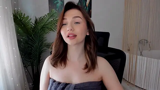 Snapshot of GracefulLook chatting on 02-28-25, 06:54 GracefulLook online show from 02-28-25, 06:54