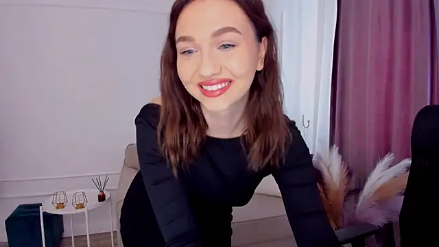 Snapshot of GracefulLook chatting on 03-12-25, 07:46 GracefulLook online show from 03-12-25, 07:46